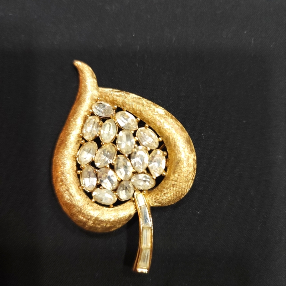 Vintage Brooch with Crystals